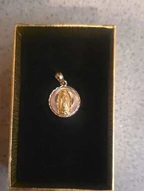 Gold 14k-Tone Virgin Mary Round Pendant Necklace - Women Jewelry